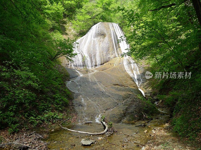 Mirokunotaki (弥勒の滝) in Aomori, Japan otherwise known as Snoopy Falls